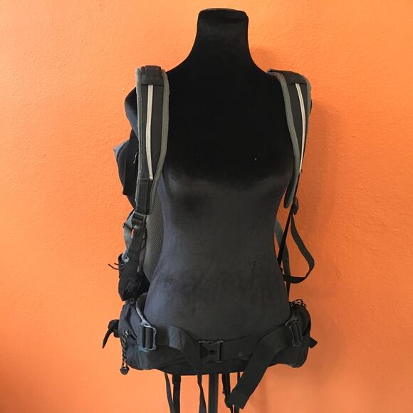 Sprayway Ridge 35L +5 Day Pack Backpack Survival Rucksack Bag Hiking Grey Black - Picture 3 of 15